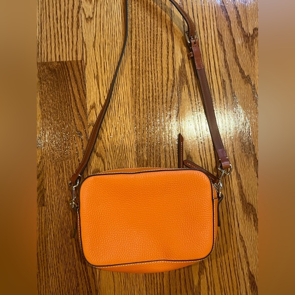 Dooney and Bourke bag - Picture 3 of 4